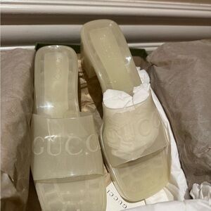 Gucci GLOW IN THE DARK GREEN JELLY HEELS w/ Box